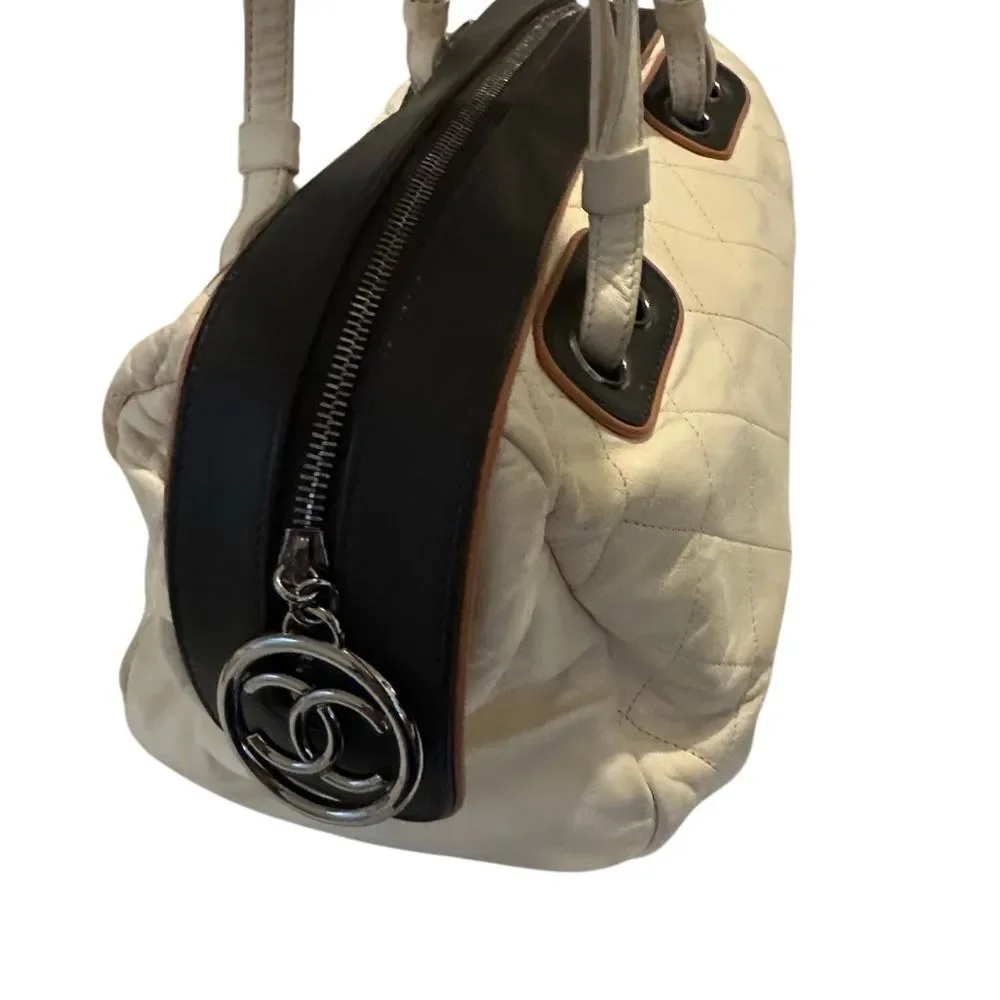 CHANEL Cream and Black Quilted Shoulder Bag